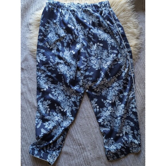 Cabernet by Sleep Sense Satin Floral Short Sleeve Notch Collar Capri Pajama Set - Picture 16 of 16